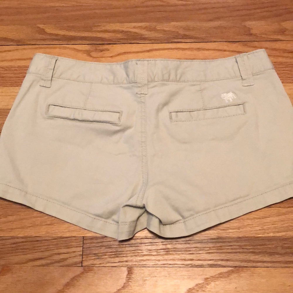 Aeropostale stretch khaki shorts.